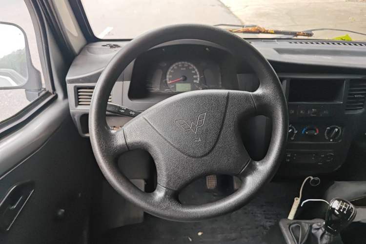 Used Wuling Zhiguang 2015 1.2L S Practical Model LSI Steering Wheel