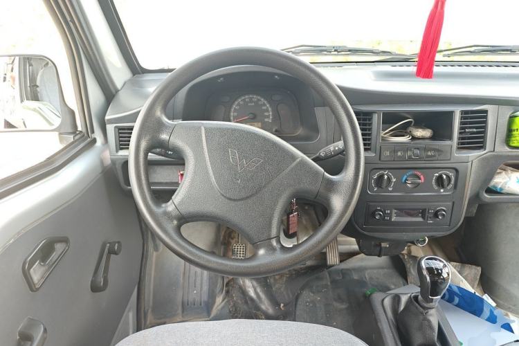 Used Wuling Zhiguang 2015 1.2L Practical LS-I Model Steering Wheel