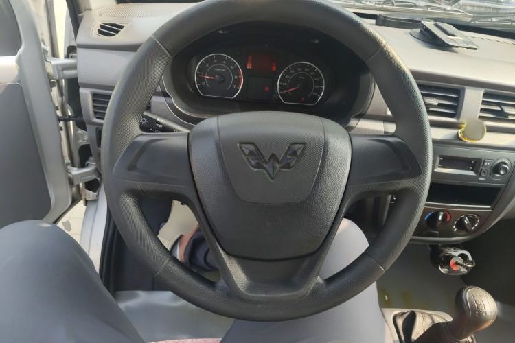 Used Wuling Zhiguang 2015 1.2L S Practical Model LSI Steering Wheel