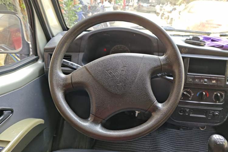 Used Wuling Zhiguang 2015 1.2L Practical LS-I Model Steering Wheel