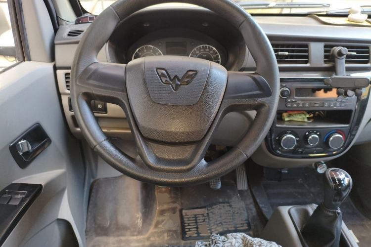 Used Wuling Zhiguang 2015 1.2L S Practical Model LSI Steering Wheel