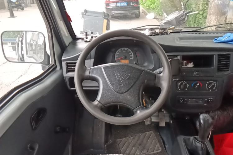 Used Wuling Zhiguang 2015 1.2L Practical LS-I Model Steering Wheel