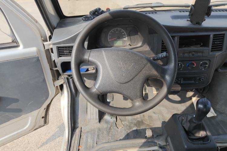 Used Wuling Zhiguang 2015 1.2L Practical LS-I Model Steering Wheel