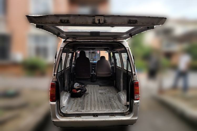 Used Wuling Zhiguang 2015 1.2L Practical LS-I Model Trunk