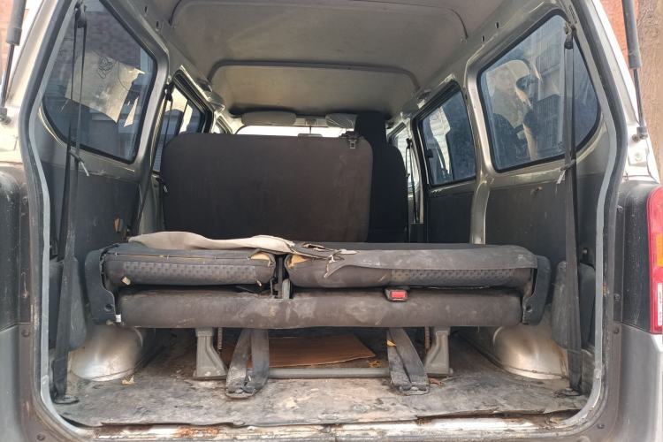 Used Wuling Zhiguang 2015 1.2L Practical LS-I Model Trunk