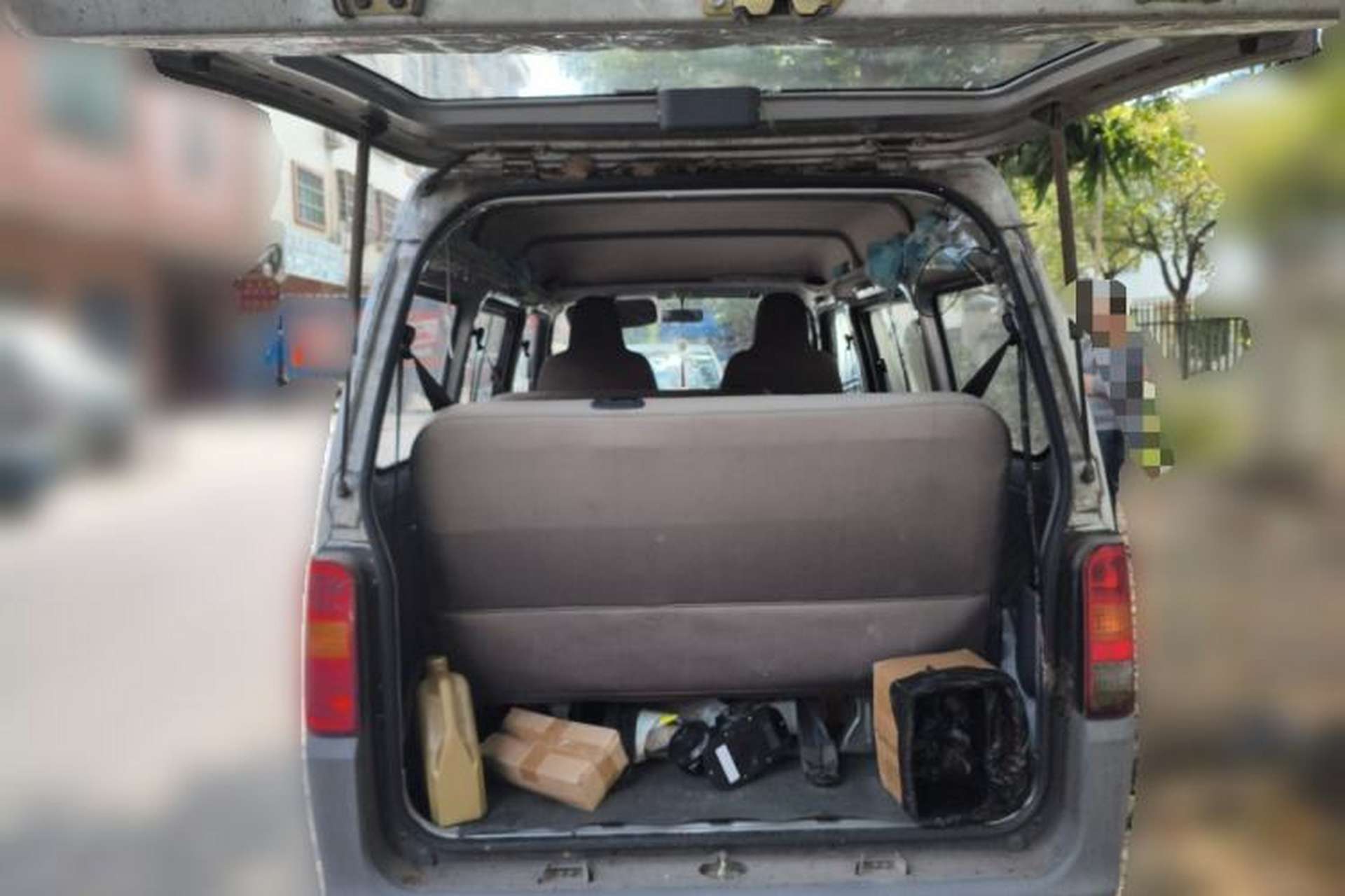 Used Wuling Zhiguang 2015 1.2L Practical LS-I Model Trunk