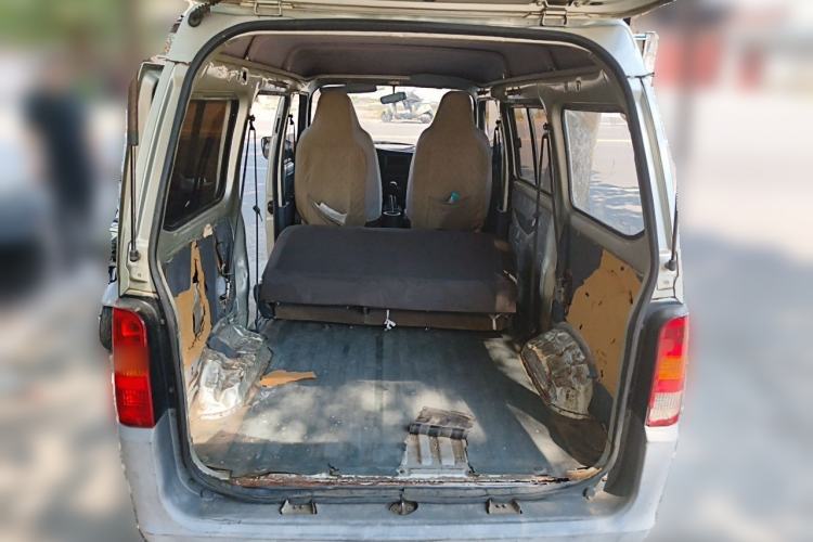 Used Wuling Zhiguang 2015 1.2L Practical LS-I Model Trunk