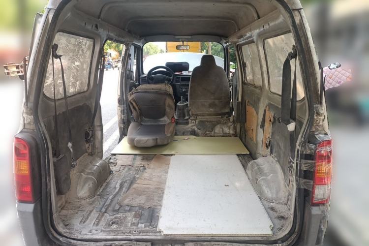 Used Wuling Zhiguang 2015 1.2L Practical LS-I Model Trunk