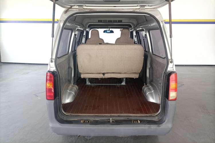 Used Wuling Zhiguang 2015 1.2L Standard Model LSI Trunk