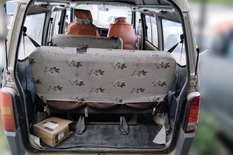 Used Wuling Zhiguang 2015 1.2L Practical LS-I Model Trunk