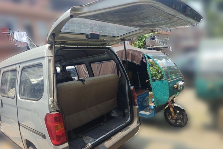 Used Wuling Zhiguang 2015 1.2L Practical LS-I Model Trunk