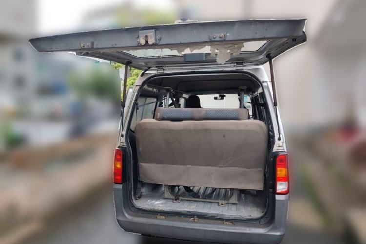 Used Wuling Zhiguang 2015 1.2L Practical LS-I Model Trunk