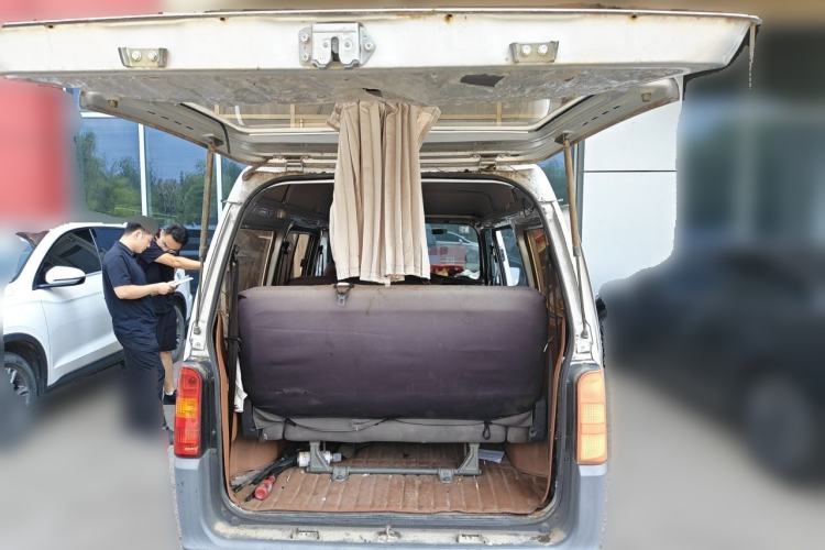 Used Wuling Zhiguang 2015 1.2L Practical LS-I Model Trunk