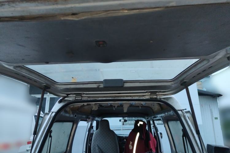 Used Wuling Zhiguang 2015 1.2L Practical LS-I Model Trunk