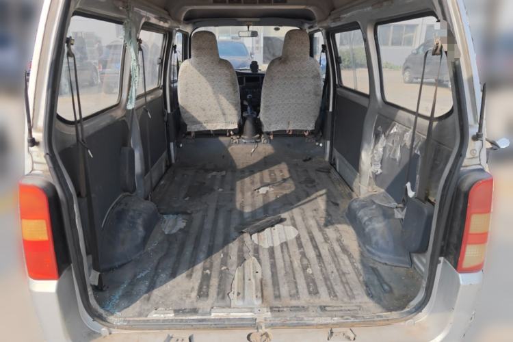 Used Wuling Zhiguang 2015 1.2L Practical LS-I Model Trunk