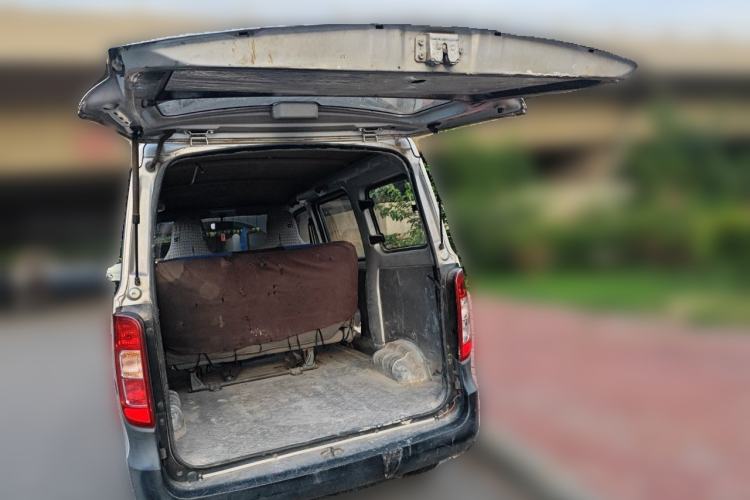 Used Wuling Zhiguang 2015 1.2L Practical LS-I Model Trunk