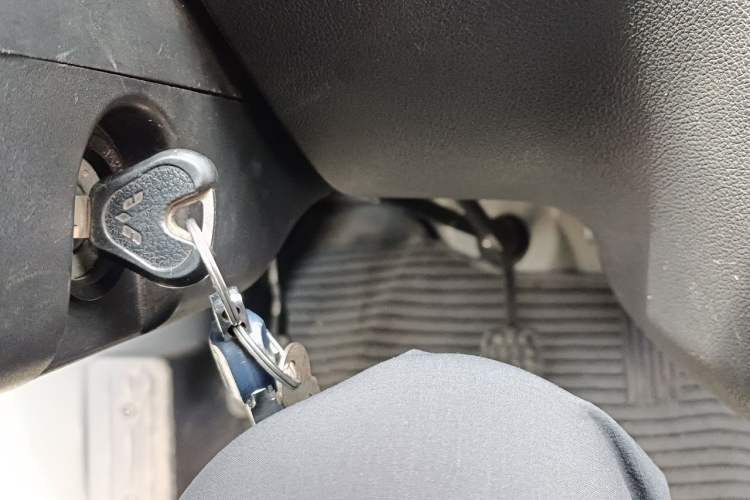 Used Wuling Zhiguang 2015 1.2L Practical LS-I Model Vehicle Key