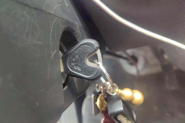 Used Wuling Zhiguang 2015 1.2L Practical LS-I Model Vehicle Key