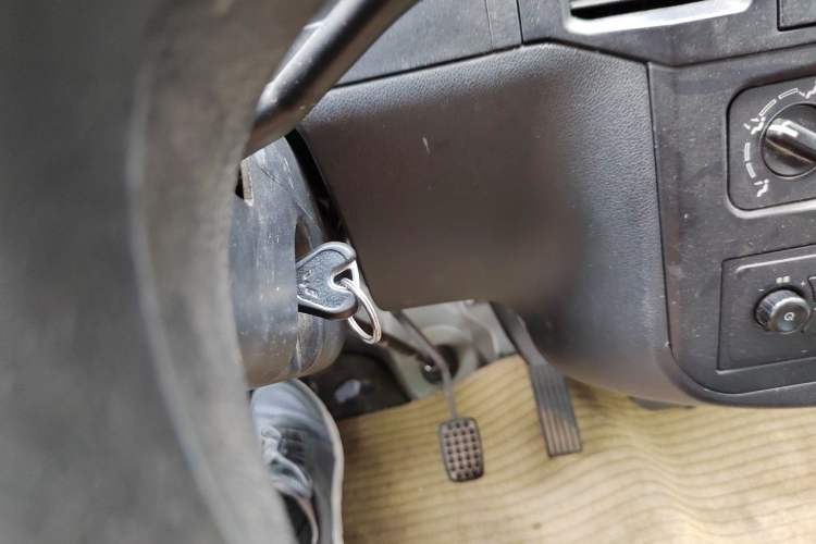 Used Wuling Zhiguang 2015 1.2L Practical LS-I Model Vehicle Key