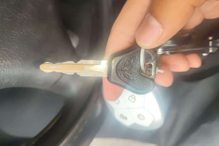 Used Wuling Zhiguang 2015 1.2L Practical LS-I Model Vehicle Key