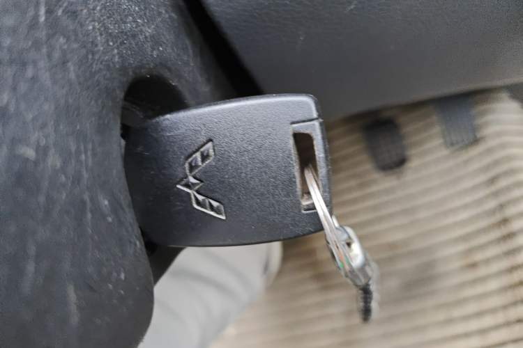 Used Wuling Zhiguang 2015 1.2L S Practical Model LSI Vehicle Key