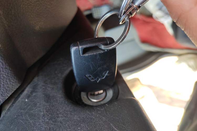 Used Wuling Zhiguang 2015 1.2L S Practical Model LSI Vehicle Key