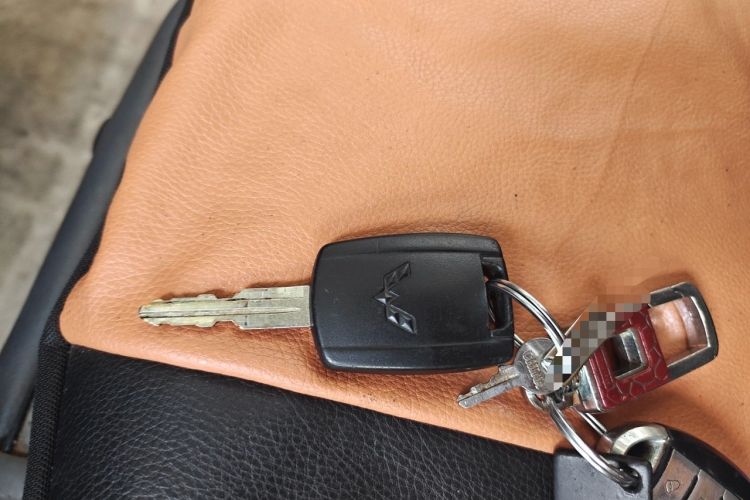 Used Wuling Zhiguang 2015 1.2L S Standard Model LSI Vehicle Key