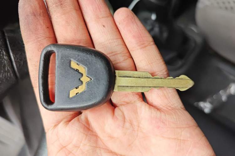Used Wuling Zhiguang 2015 1.2L S Practical Model LSI Vehicle Key