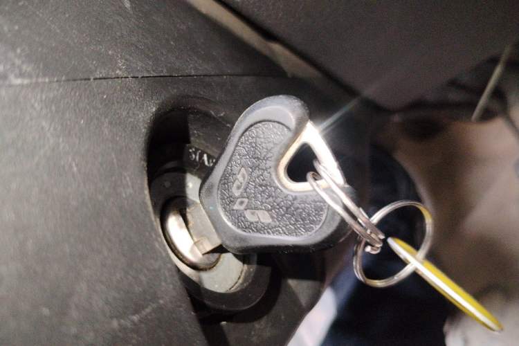 Used Wuling Zhiguang 2015 1.2L Practical LS-I Model Vehicle Key