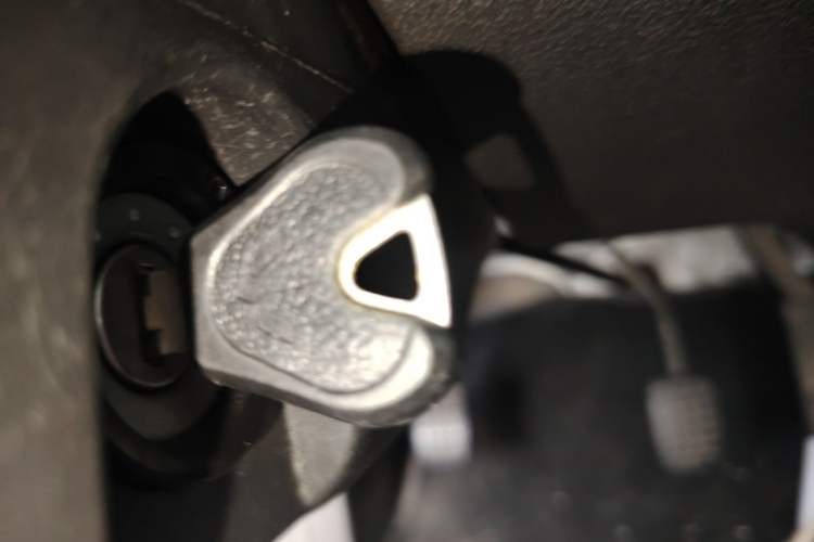 Used Wuling Zhiguang 2015 1.2L Practical LS-I Model Vehicle Key
