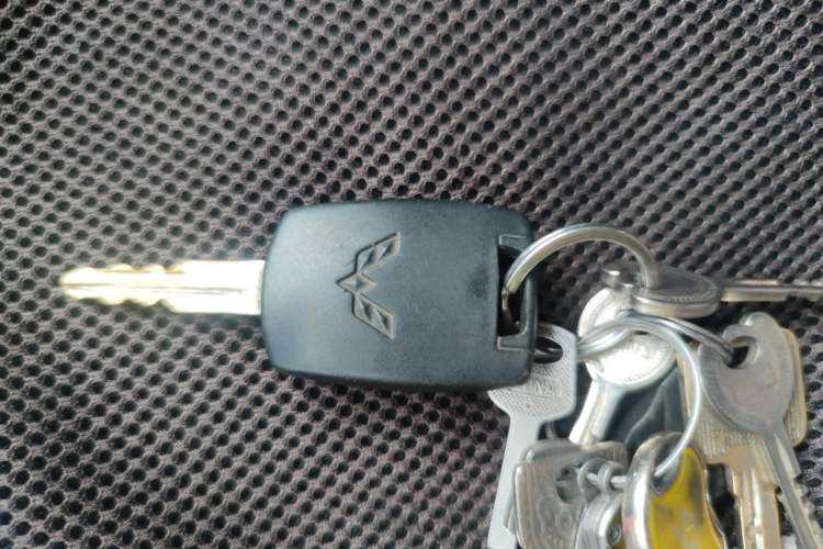 Used Wuling Zhiguang 2015 1.2L S Standard Model LSI Vehicle Key
