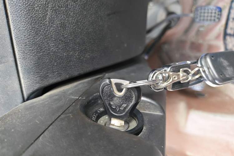 Used Wuling Zhiguang 2015 1.2L Practical LS-I Model Vehicle Key