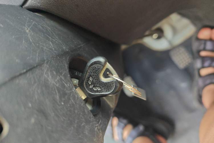 Used Wuling Zhiguang 2015 1.2L Practical LS-I Model Vehicle Key