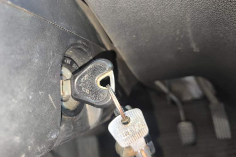 Used Wuling Zhiguang 2015 1.2L Practical LS-I Model Vehicle Key