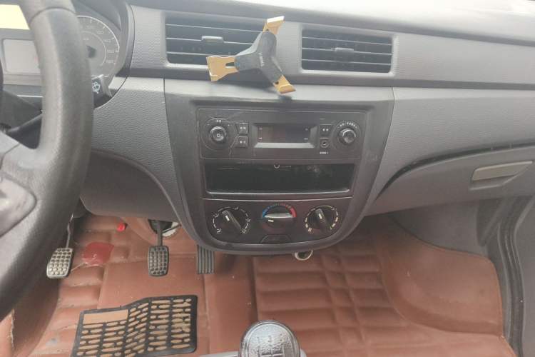 Used Wuling Zhiguang 2015 1.2L S Standard Model LSI Audio And AC Panel