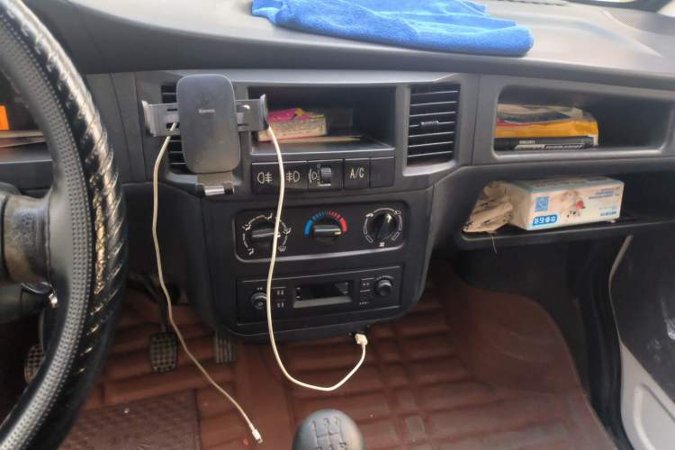 Used Wuling Zhiguang 2015 1.2L Practical LS-I Model Audio And AC Panel