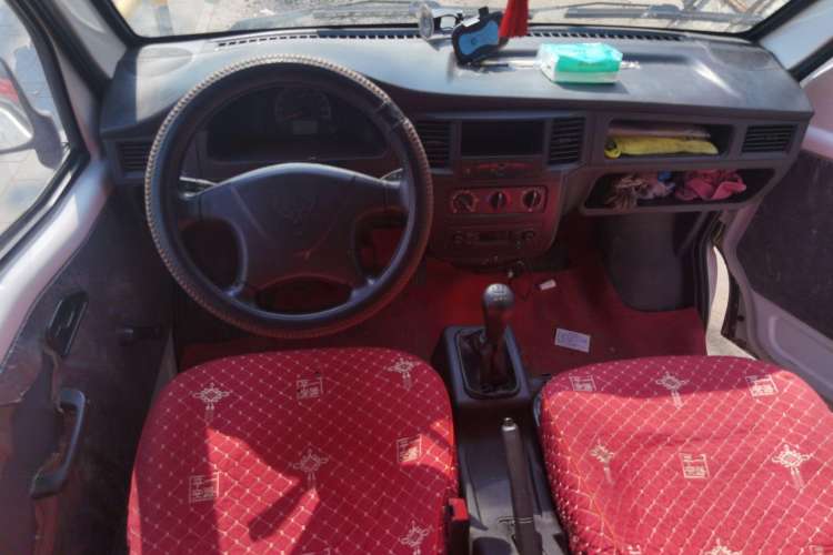 Used Wuling Zhiguang 2015 1.2L Practical LS-I Model Center Console