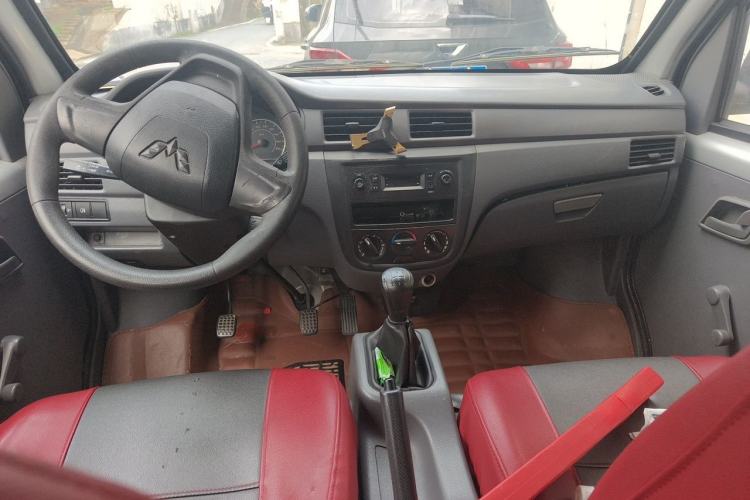 Used Wuling Zhiguang 2015 1.2L S Standard Model LSI Center Console