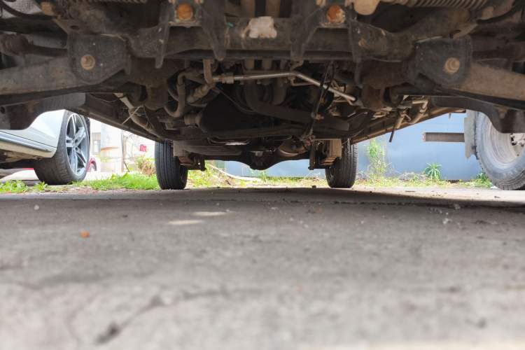 Used Wuling Zhiguang 2015 1.2L Practical LS-I Model Chassis Front