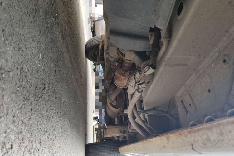 Used Wuling Zhiguang 2015 1.2L Practical LS-I Model Chassis Front Left