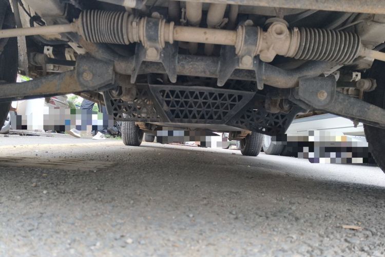 Used Wuling Zhiguang 2015 1.2L Practical LS-I Model Chassis Front