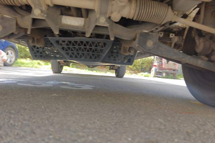 Used Wuling Zhiguang 2015 1.2L Practical LS-I Model Chassis Front