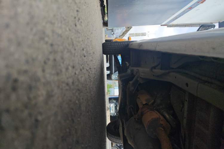 Used Wuling Zhiguang 2015 1.2L Practical LS-I Model Chassis Rear Left