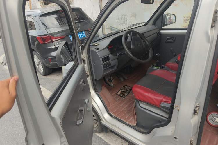 Used Wuling Zhiguang 2015 1.2L S Standard Model LSI Driver Seat