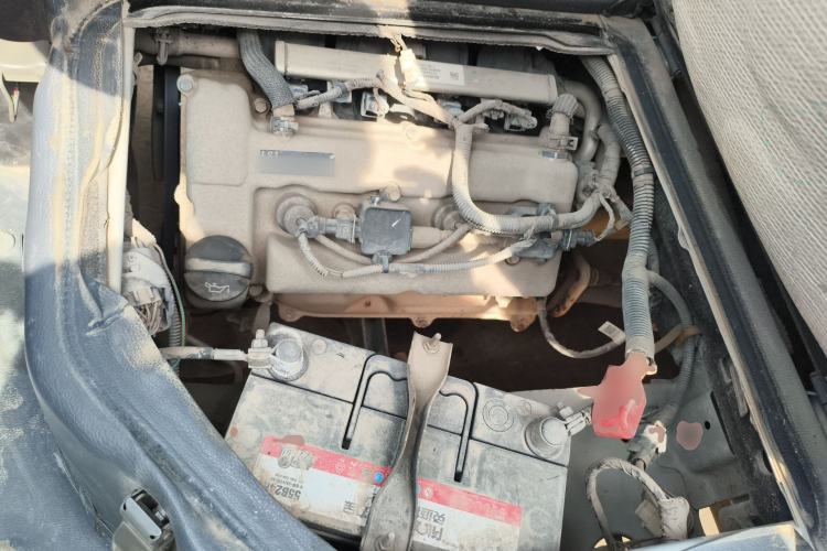 Used Wuling Zhiguang 2015 1.2L Practical LS-I Model Engine Bay