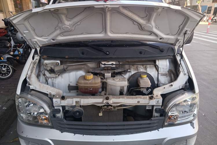 Used Wuling Zhiguang 2015 1.2L Practical LS-I Model Engine Bay