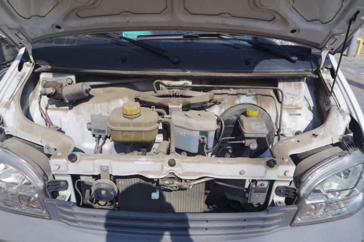 Used Wuling Zhiguang 2015 1.2L Practical LS-I Model Engine Bay