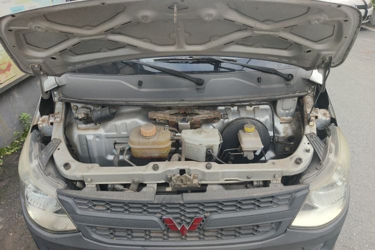 Used Wuling Zhiguang 2015 1.2L S Standard Model LSI Engine Bay
