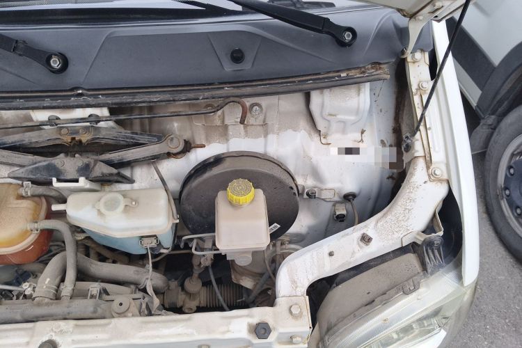 Used Wuling Zhiguang 2015 1.2L Practical LS-I Model Engine Bay Left