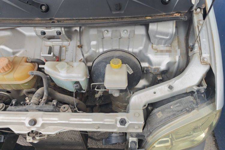 Used Wuling Zhiguang 2015 1.2L Practical LS-I Model Engine Bay Left